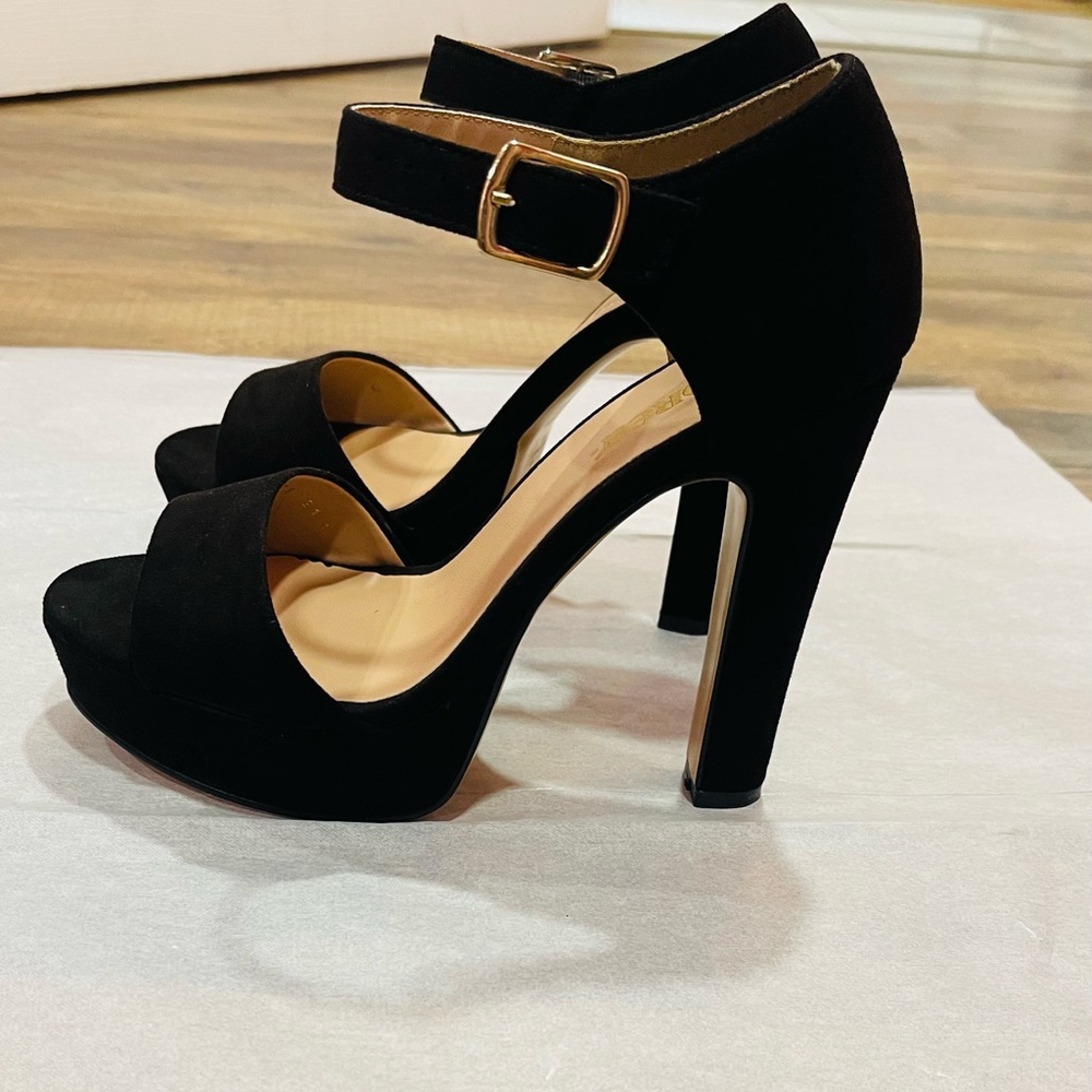 NEW Andree Black Chunky Heel Sandals with Gold Buckle